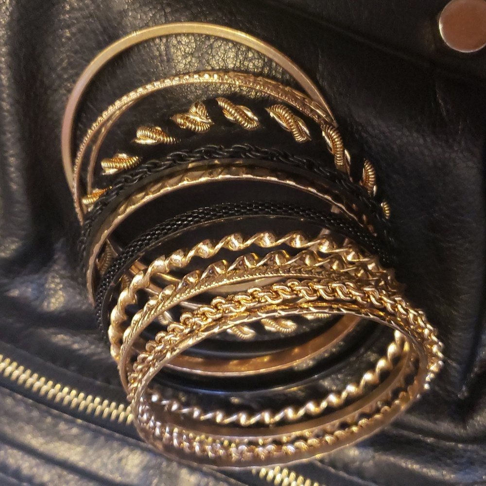 Gold and Black Bangle Bracelet Set